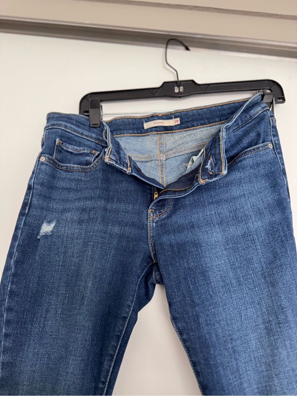 Levi’s 711 Skinny - Dark Blue Distressed Skinny Jeans - Picture 3 of 3